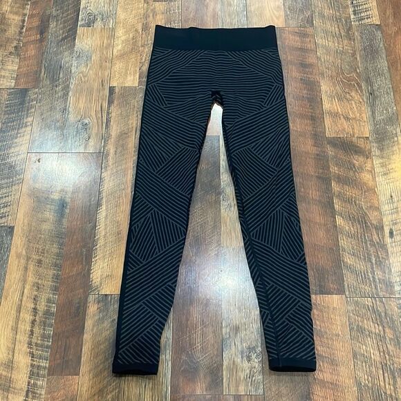 Ivivva leggings 14 (4000) - Picture 1 of 6